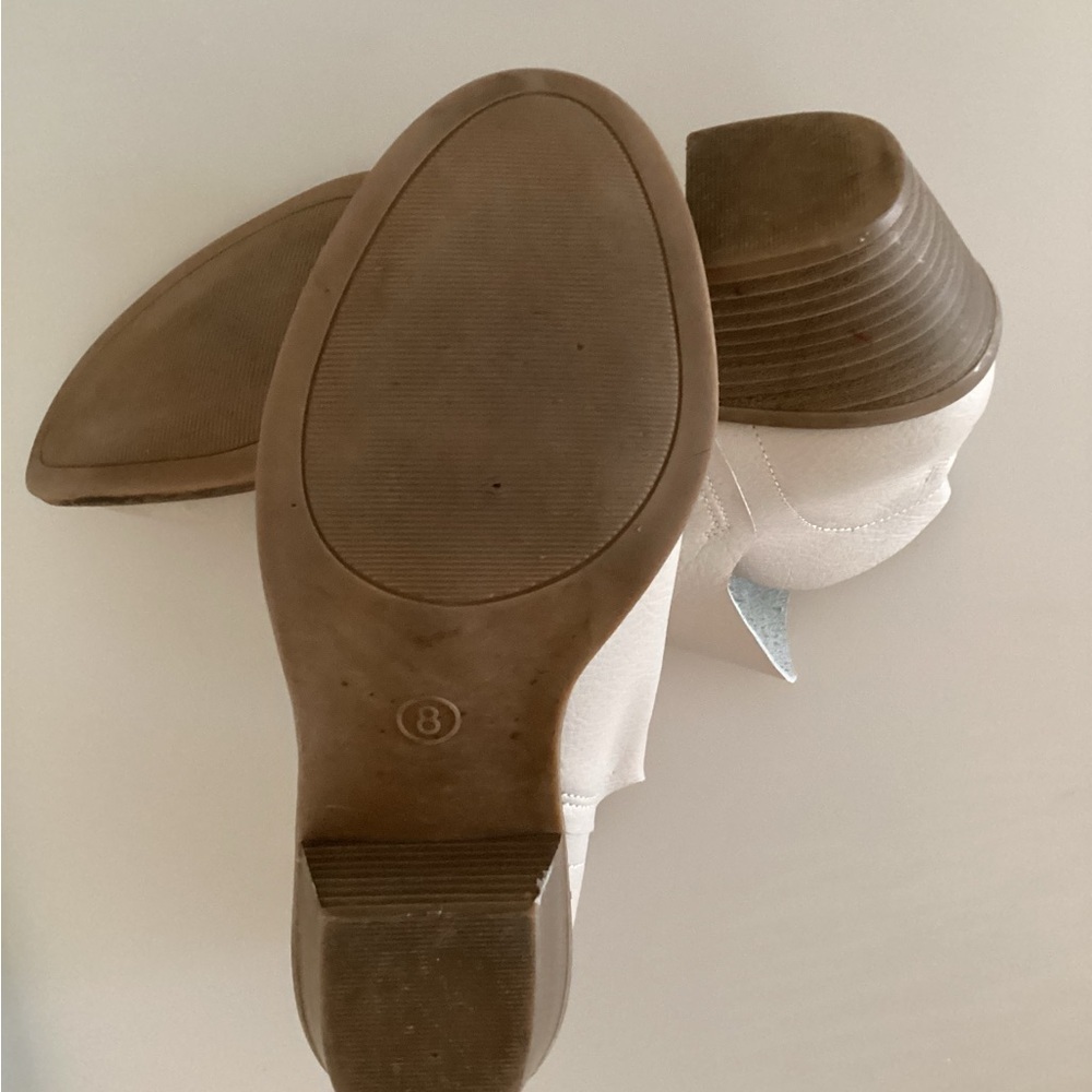 Universal Thread booties -SZ 8 - Picture 4 of 4
